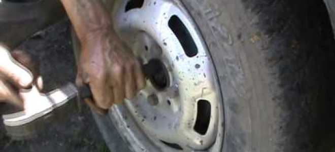 Как открутить гайку ступицы